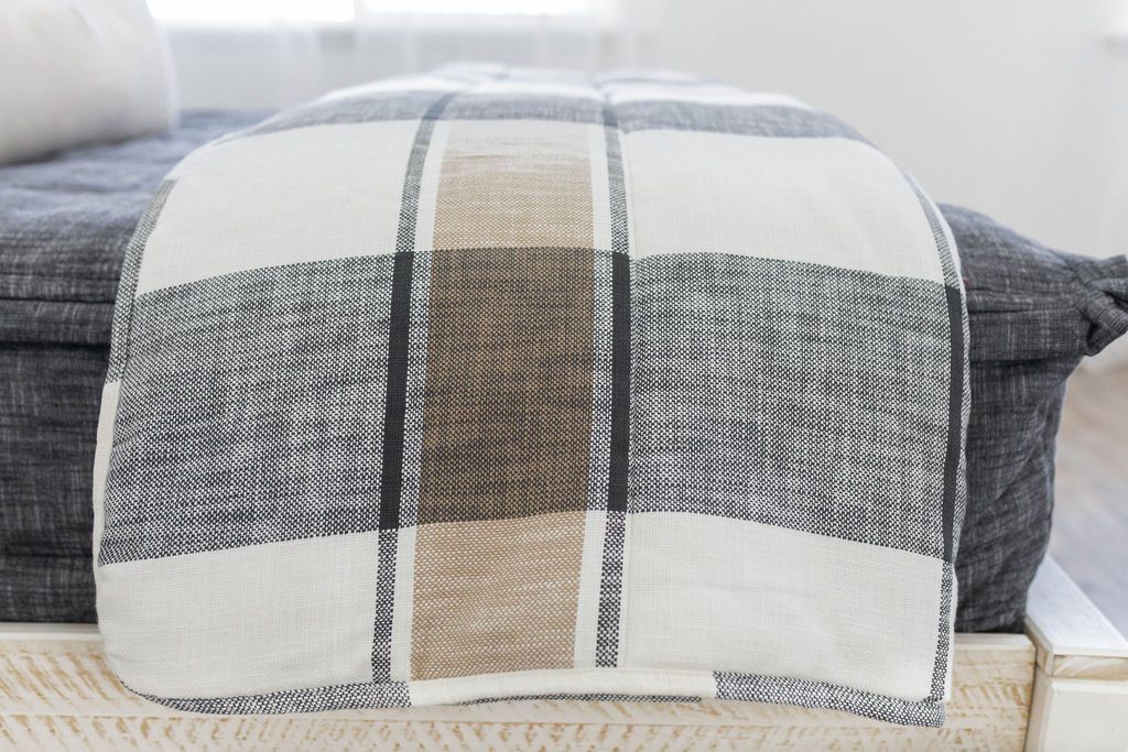 Erin Luxe Blanket - Image 7