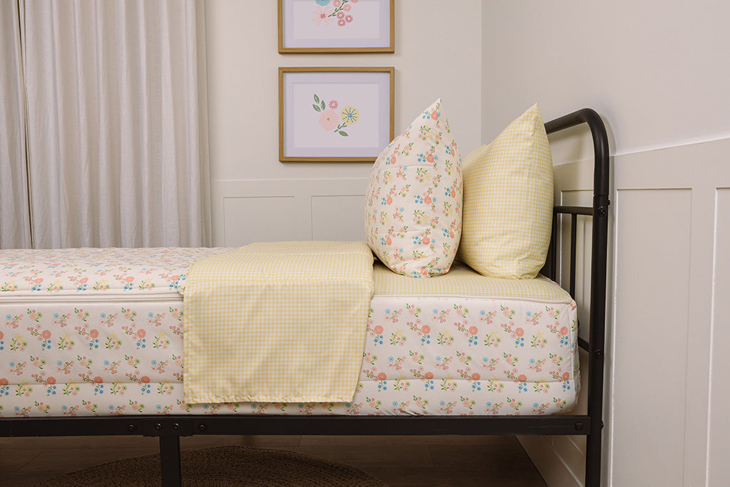 Gingham Garden Zipper Bedding - Image 8