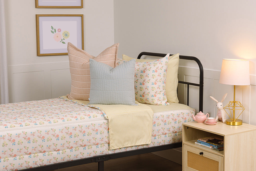 Gingham Garden Zipper Bedding - Image 9