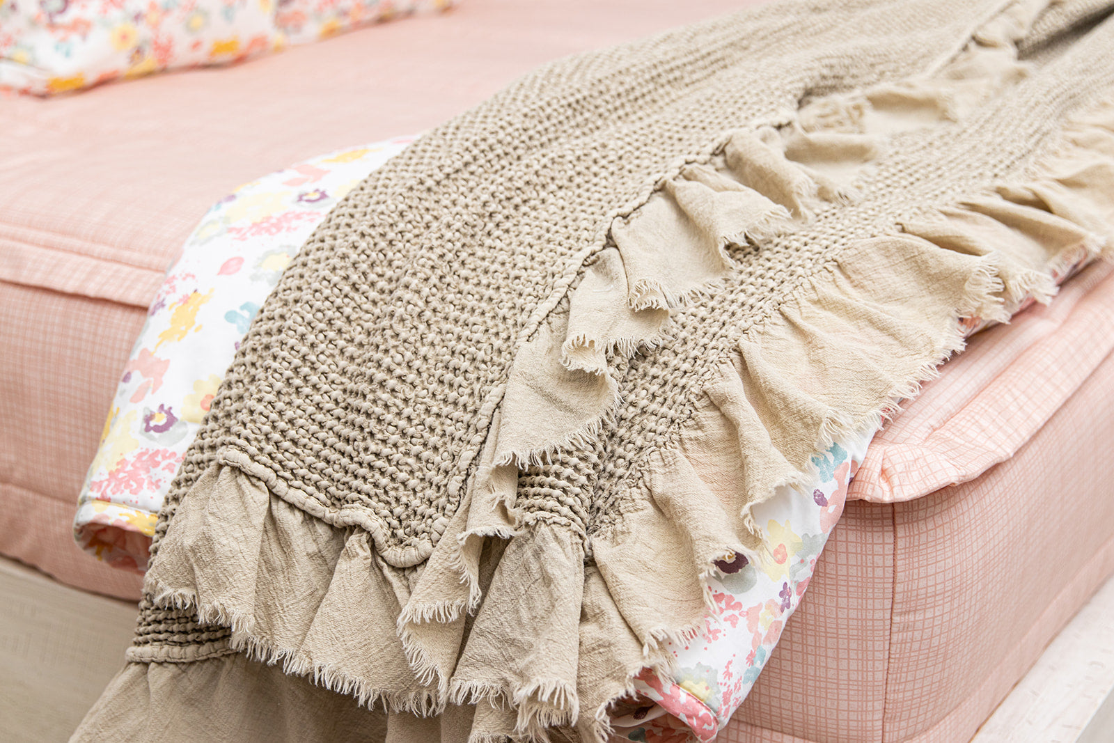 Mia Throw - Image 5