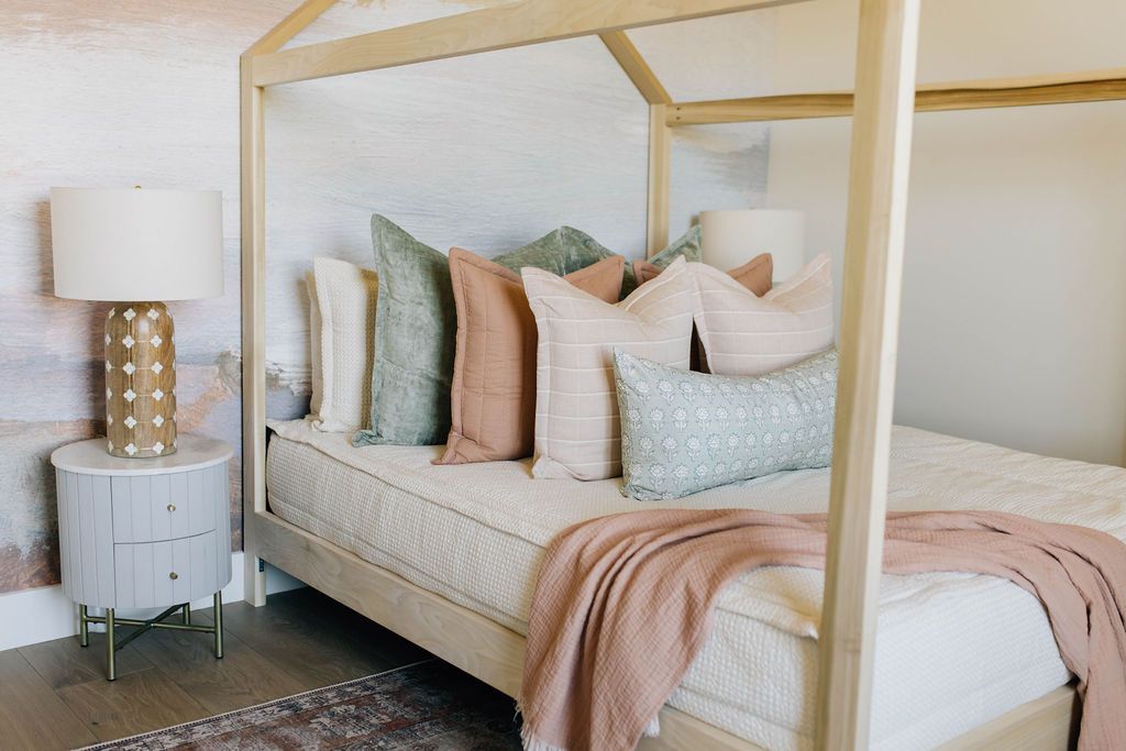 Mollie Luxe Throw - Image 9