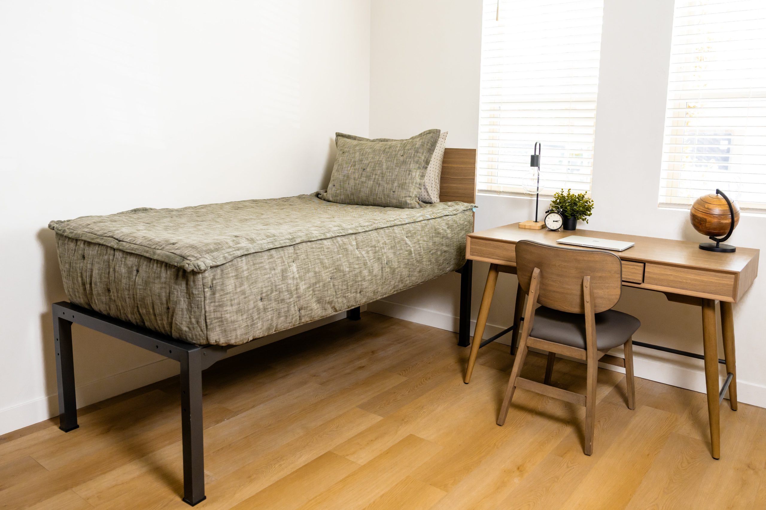Remington Luxe Beddy's - Image 23