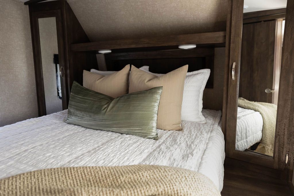 Mallory Luxe Beddy's - Image 17