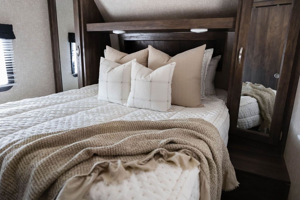 Monroe Luxe Beddy's - Image 16