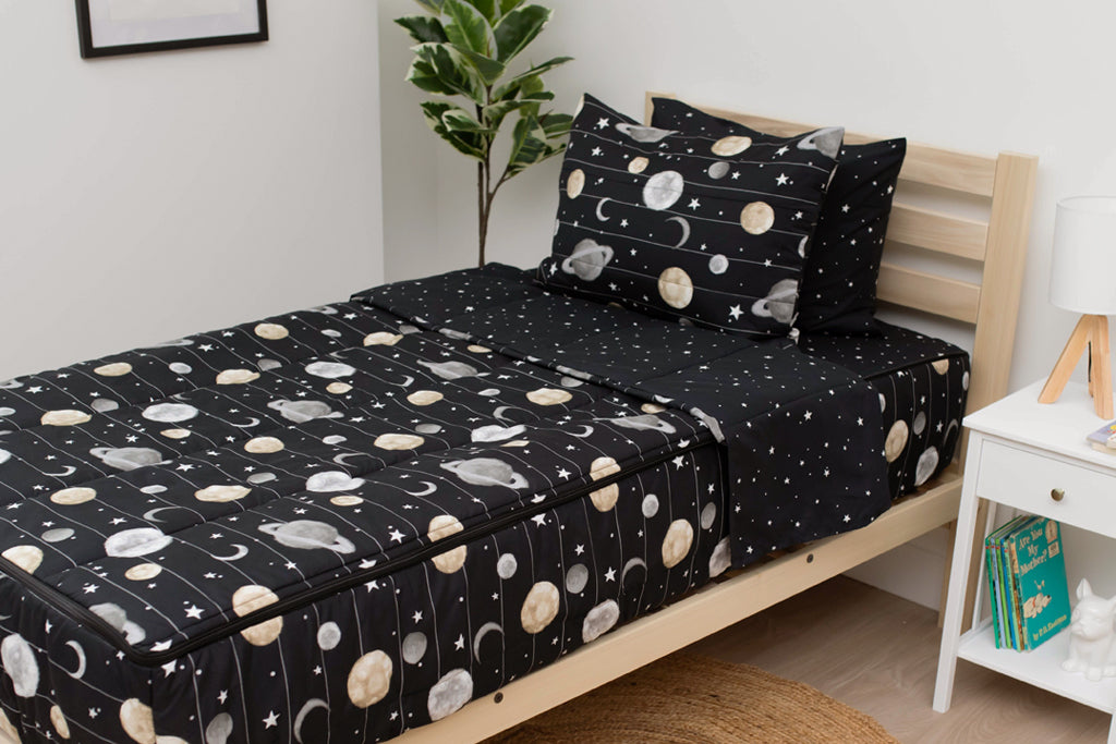 Out Of This World Zipper Bedding
