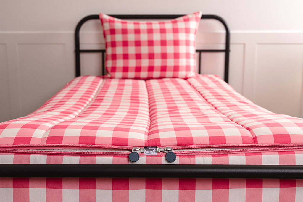 Strawberry Fields Zipper Bedding - Image 7