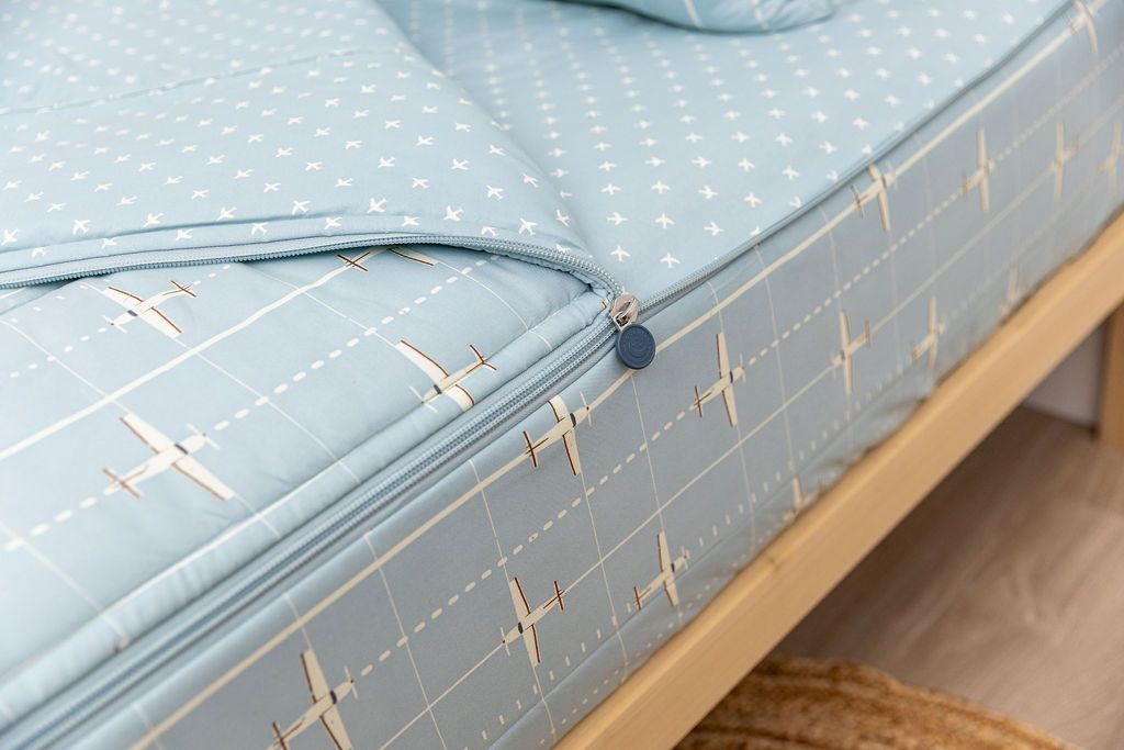 Take Flight Zipper Bedding - Image 6